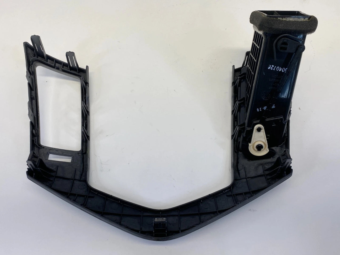 2011-2016 CHEVROLET CRUZE DASHBOARD RADIO SURROUND BEZEL TRIM PANEL OEM 96829367