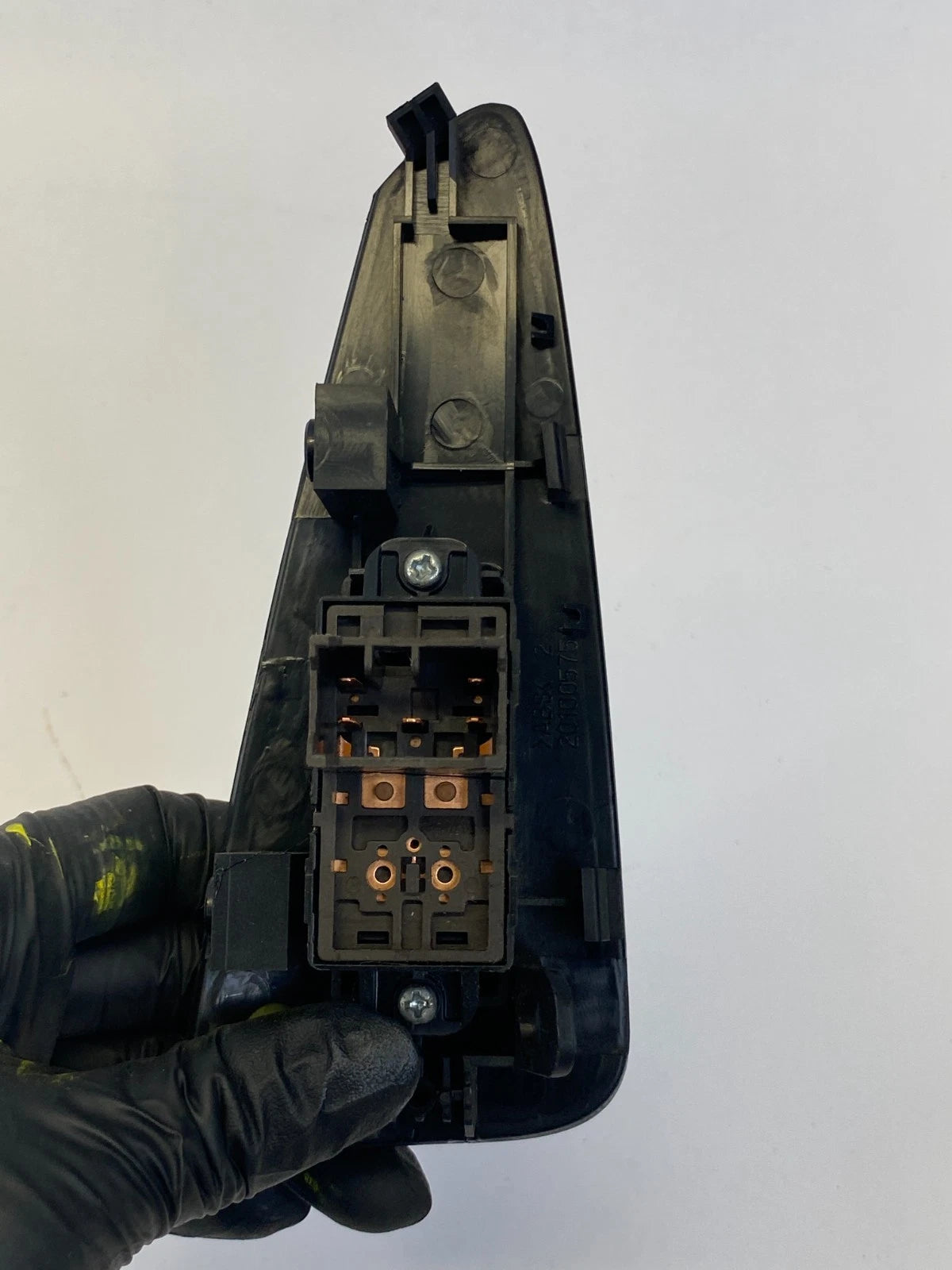2010-2013 KIA FORTE REAR RIGHT PASSENGER POWER WINDOW SWITCH OEM 201005754