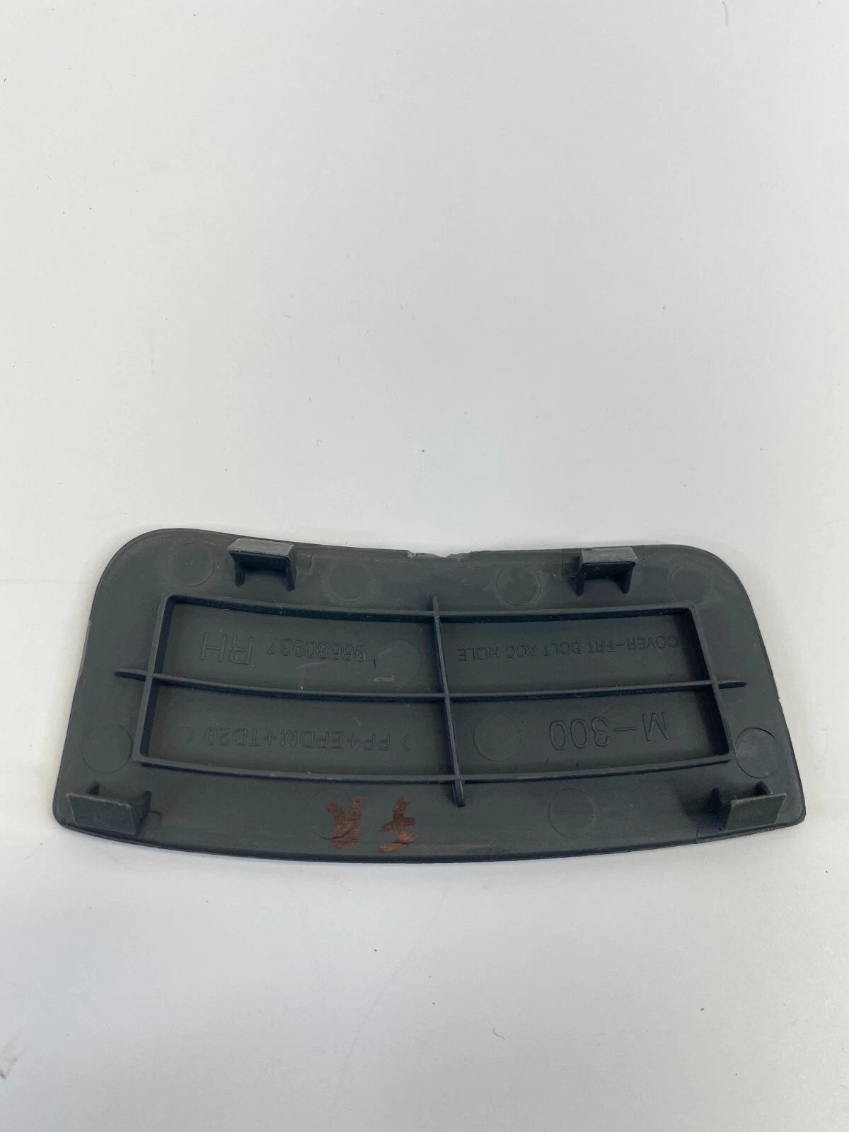2013-2015 CHEVY SPARK FRONT RIGHT PASSENGER DOOR BOLT HOLE TRIM COVER 96680937