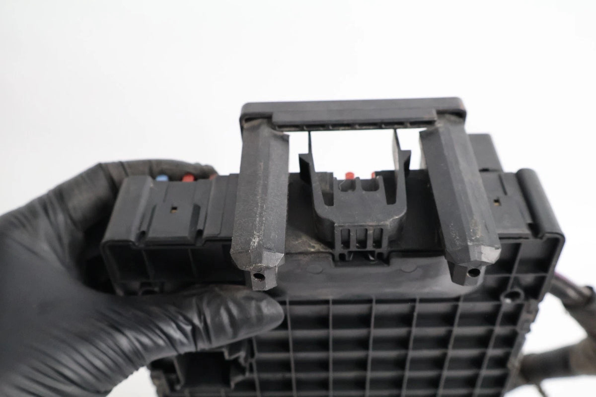 2006 2007 HUMMER H3 ENGINE FUSE RELAY BOX JUNCTION BLOCK OEM FACTORY