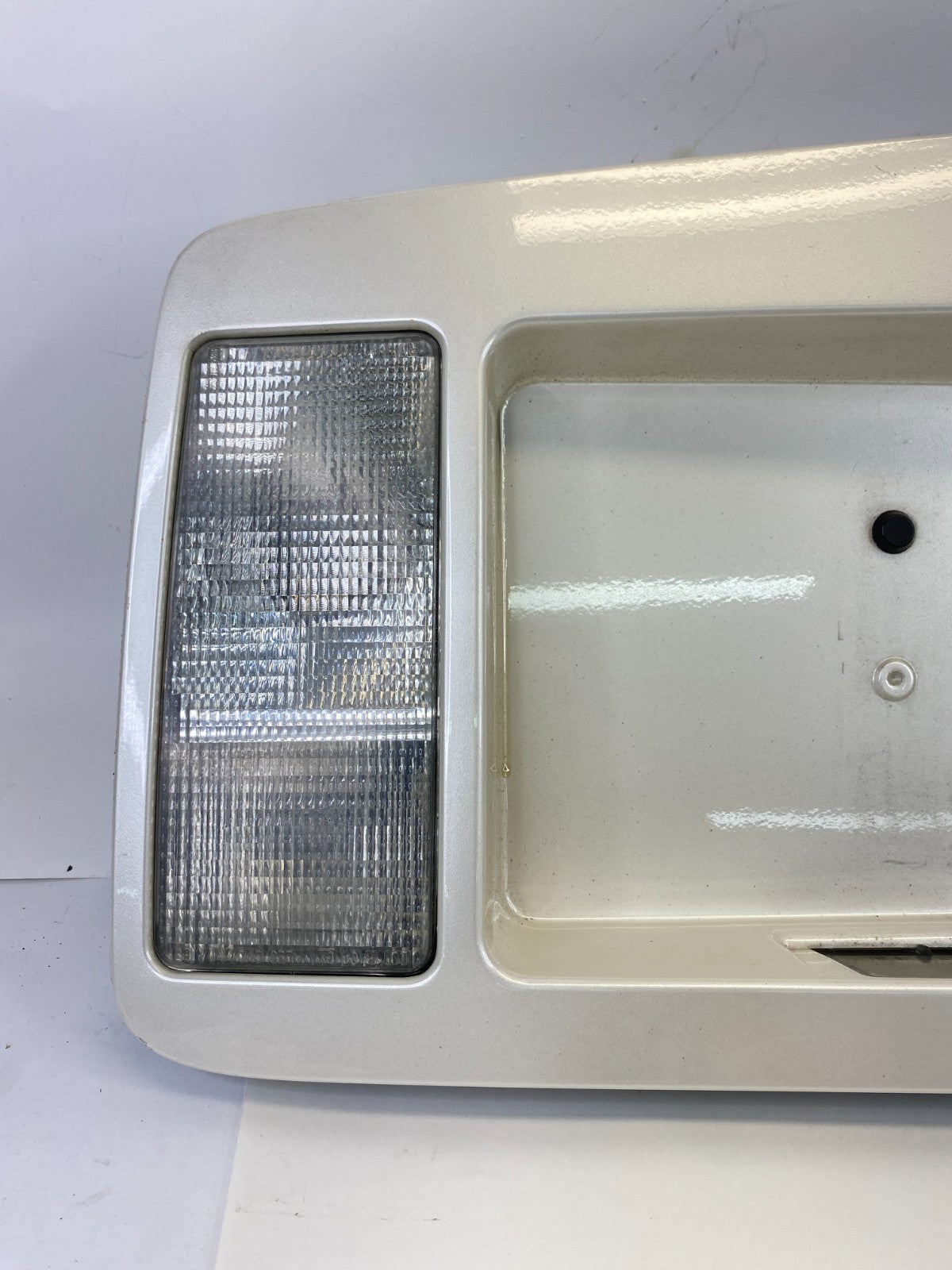 04-09 Cadillac SRX Trunk Lid License Plate Holder W Backup Light Lamp 10387217