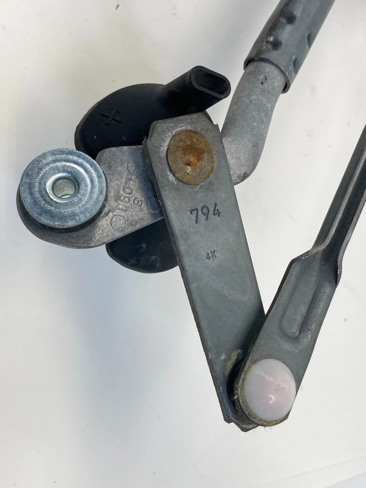 05-15 TOYOTA TACOMA FRONT WINDSHIELD WIPER MOTOR & LINKAGE ASSY 85110-04040 OEM