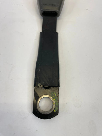 1998-2002 ISUZU TROOPER FRONT RIGHT SEAT BELT BUCKLE RECEIVER RETRACTOR OEM