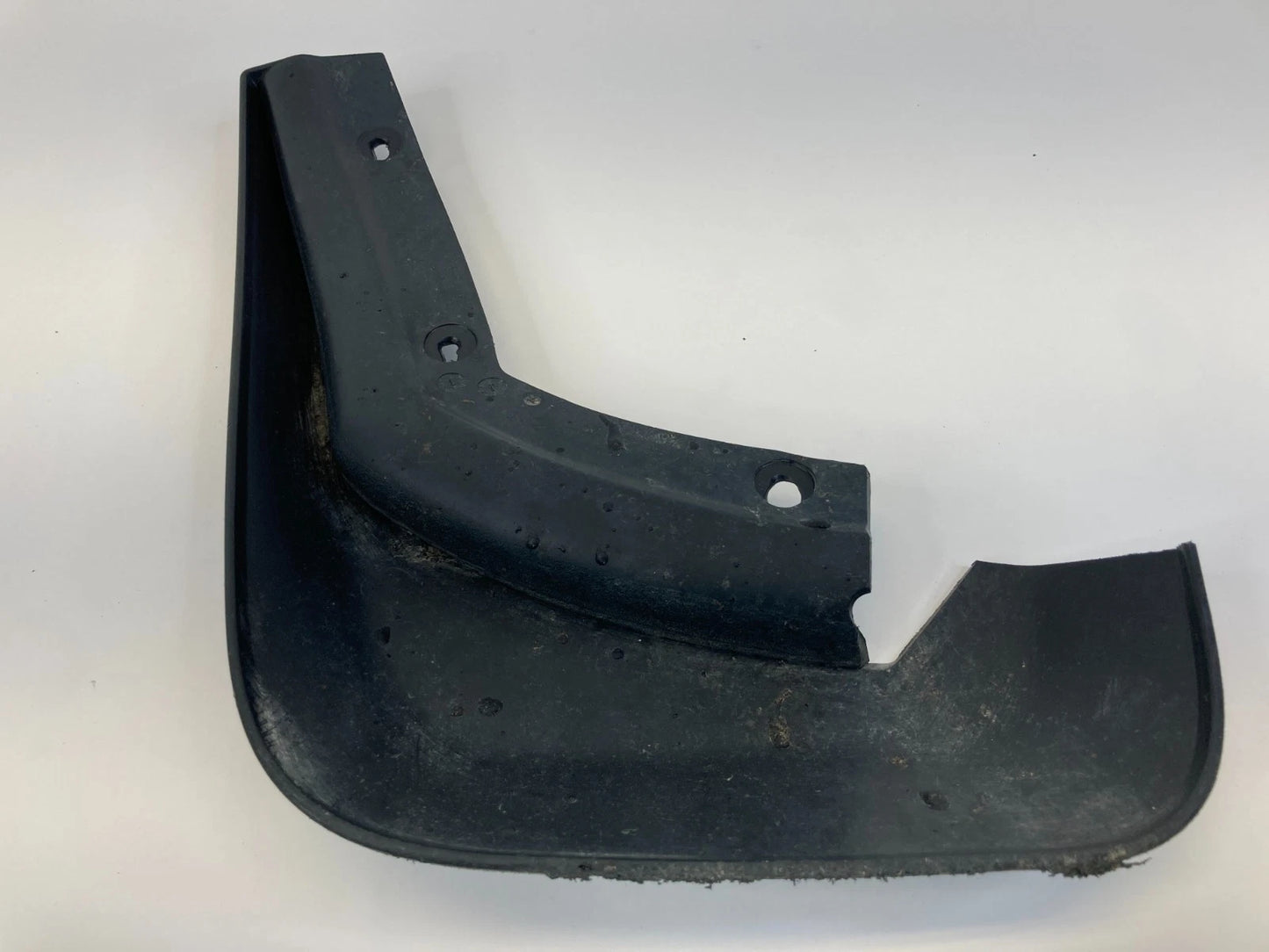 2011-2018 Volvo S60 2015-2018 V60 Rear Right Side Mud Flap Guard 31265334 OEM