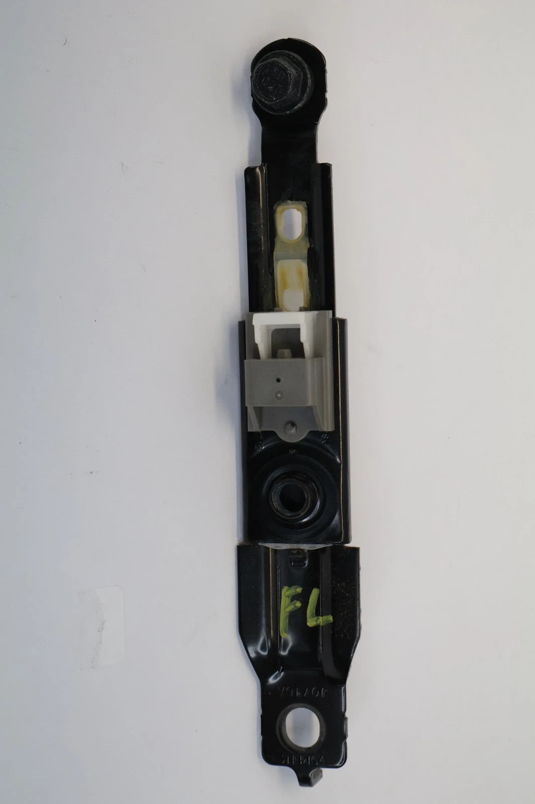2012-2017 HYUNDAI ACCENT FRONT LEFT DRIVER SIDE SEAT BELT HEIGHT ADJUSTER
