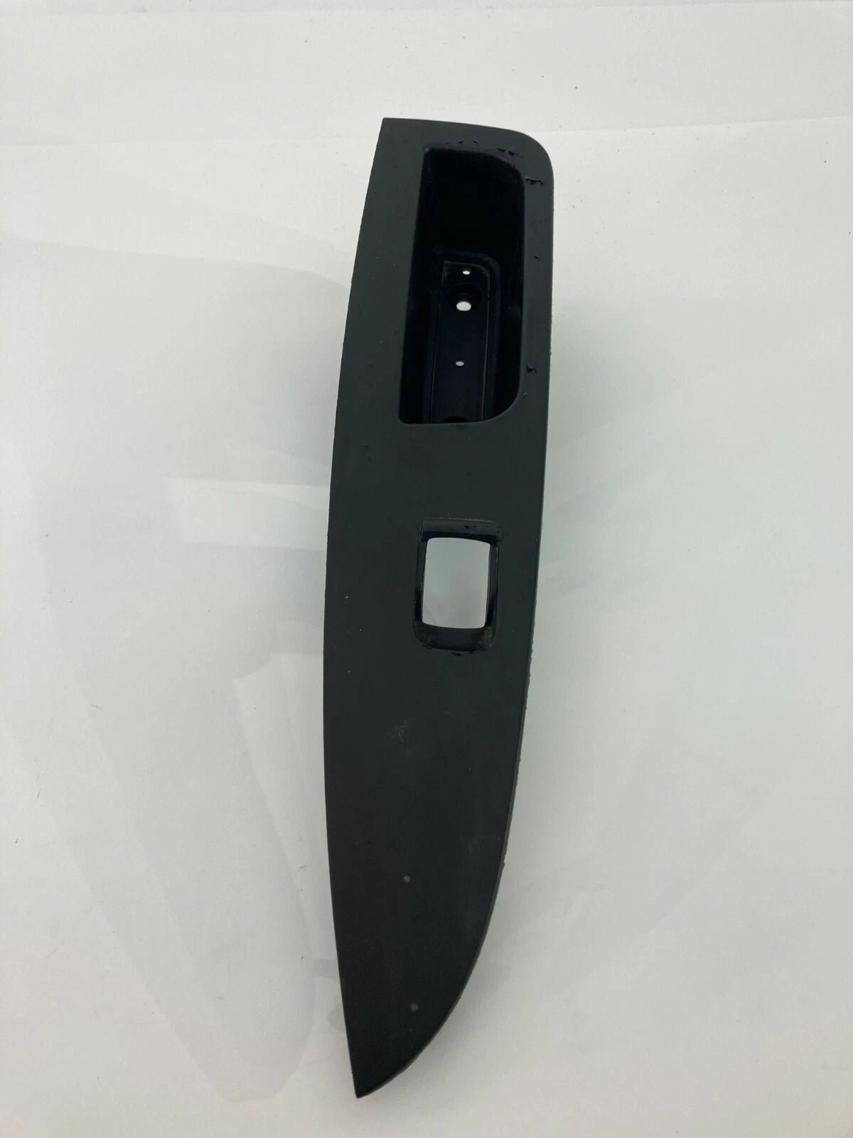 2007 2008 2009 SATURN AURA REAR RIGHT SIDE DOOR POWER WINDOW SWITCH BEZEL OEM