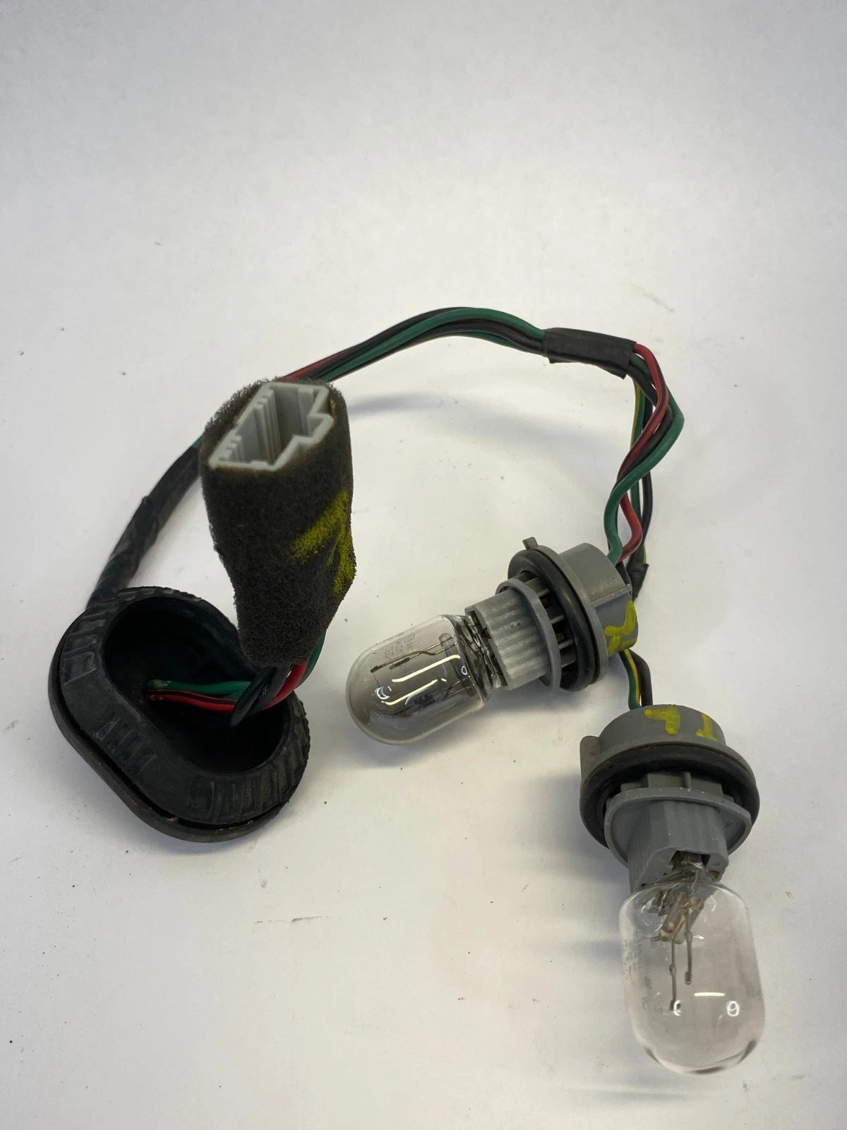 1999-2004 HONDA ODYSSEY DRIVER LEFT TAIL LIGHT WIRING HARNESS SOCKET OEM
