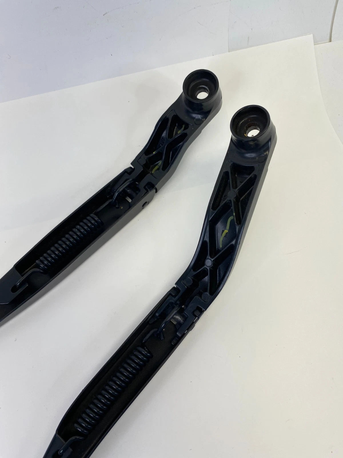 2013-2019 CADILLAC ATS FRONT RIGHT & LEFT WINDSHIELD WIPER ARM PAIR OEM