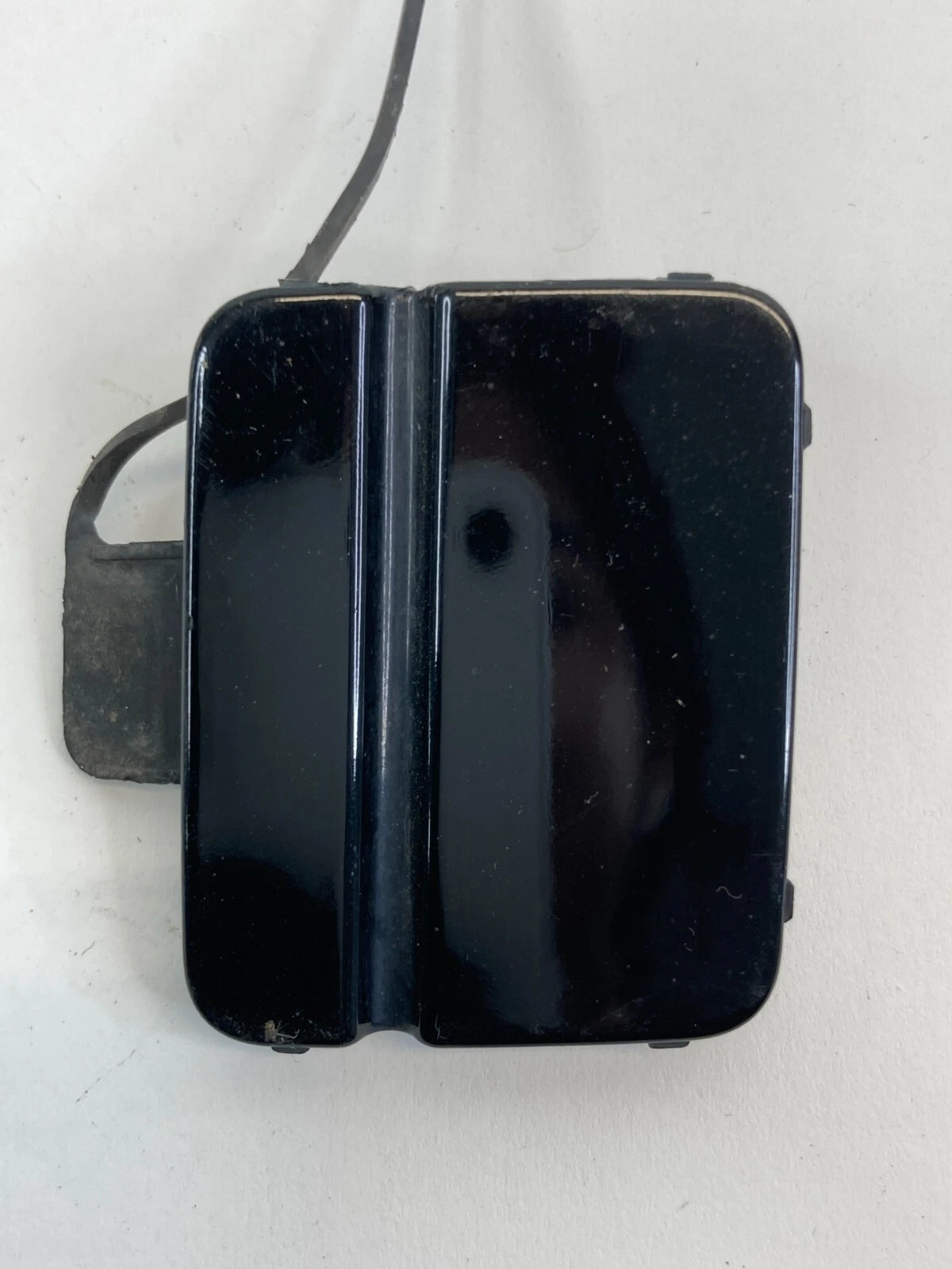 2006 BMW 330I SEDAN FRONT BUMPER TOW HOOK EYE CAP COVER LID 10268110 OEM