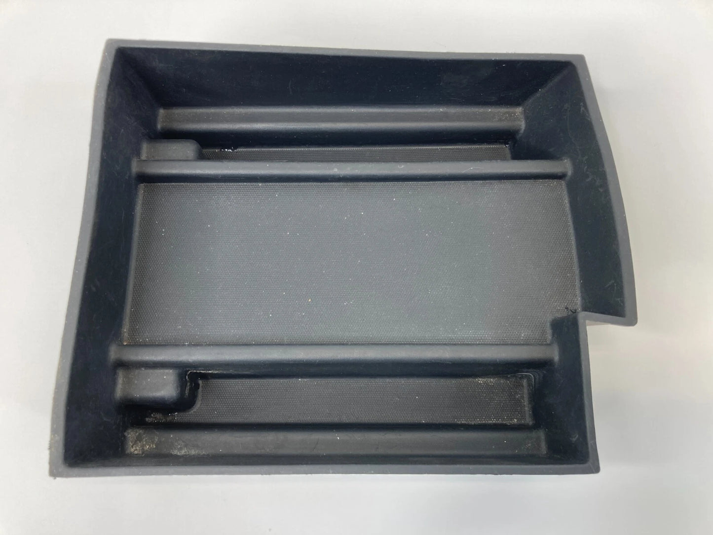 2008-2010 CHRYSLER 300 CENTER CONSOLE STORAGE TRAY INSERT MAT 04662028AA OEM