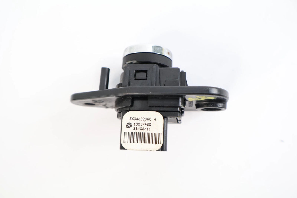 2011-2014 CHRYSLER 300 DASH TAILGATE TRUNK RELEASE OPEN BUTTON SWITCH 56046228AC