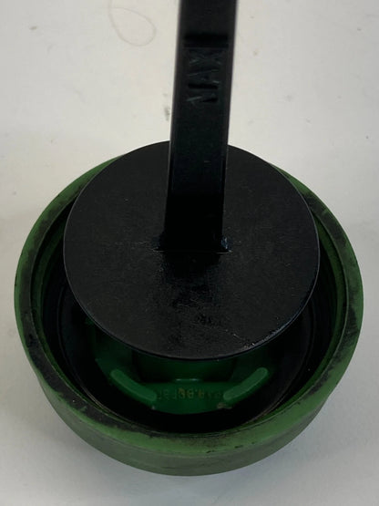 1998-2004 AUDI A6 QUATTRO POWER STEERING FLUID RESERVOIR LID CAP DIP STICK TOP
