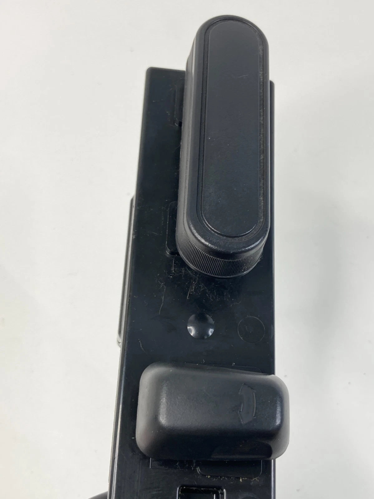 2013-2017 HYUNDAI SANTA FE FRONT LEFT POWER SEAT ADJUSTMENT CONTROL SWITCH OEM