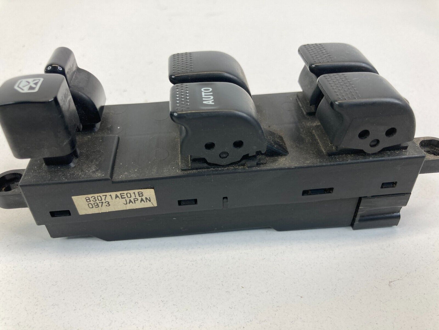 2000-2004 Subaru Outback Wagon Front Left Door Master Window Switch 83071AE01B