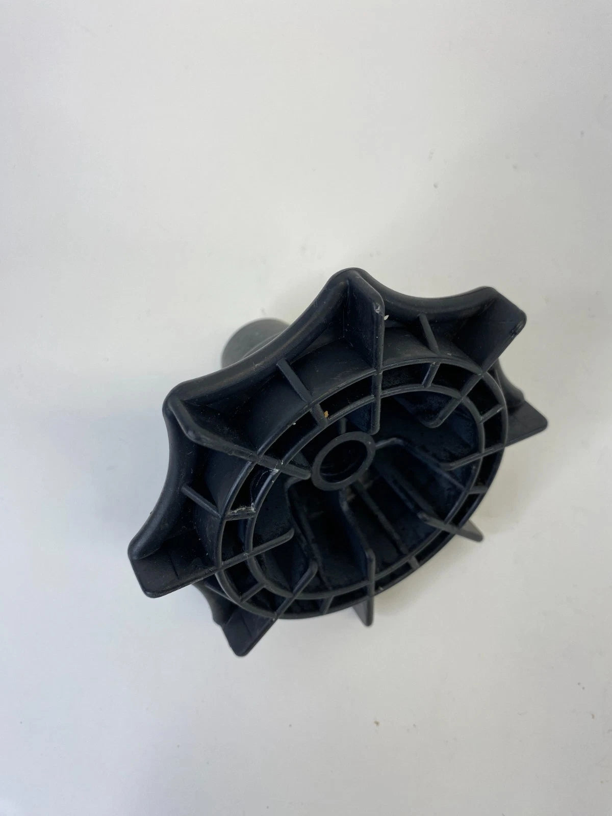 2014 2015 CHEVY MALIBU SPARE TIRE WHEEL HOLD DOWN NUT RETAINER 11611908 OEM