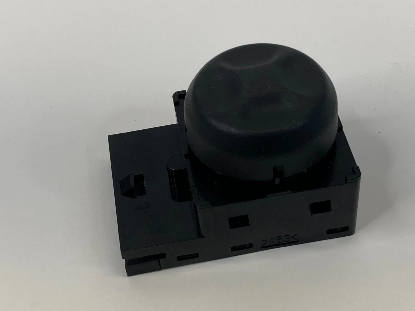 2007-2009 GMC YUKON FRONT RIGHT SEAT POWER LUMBAR CONTROL SWITCH 15785408 OEM