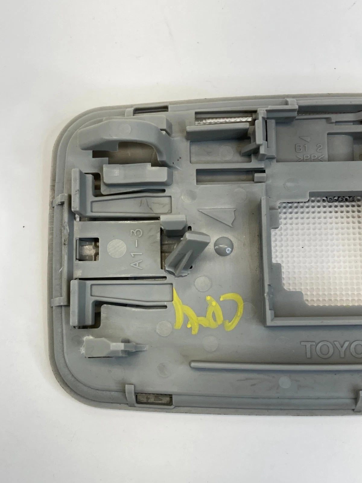 2009-2013 TOYOTA MATRIX REAR OVERHEAD CONSOLE DOME LIGHT MAP LAMP