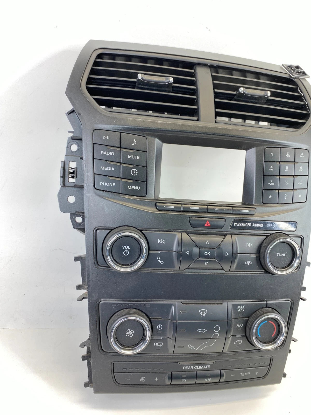 18 19 FORD EXPLORER RADIO & CLIMATE CONTROL TRIM BEZEL W/AIR VENT JB5T-18A802-LB