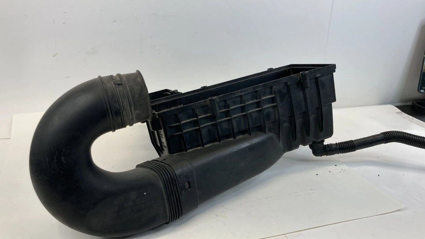 2014-2017 VW VOLKSWAGEN PASSAT 1.8L ENGINE AIR CLEANER INTAKE BOX LOWER COVER