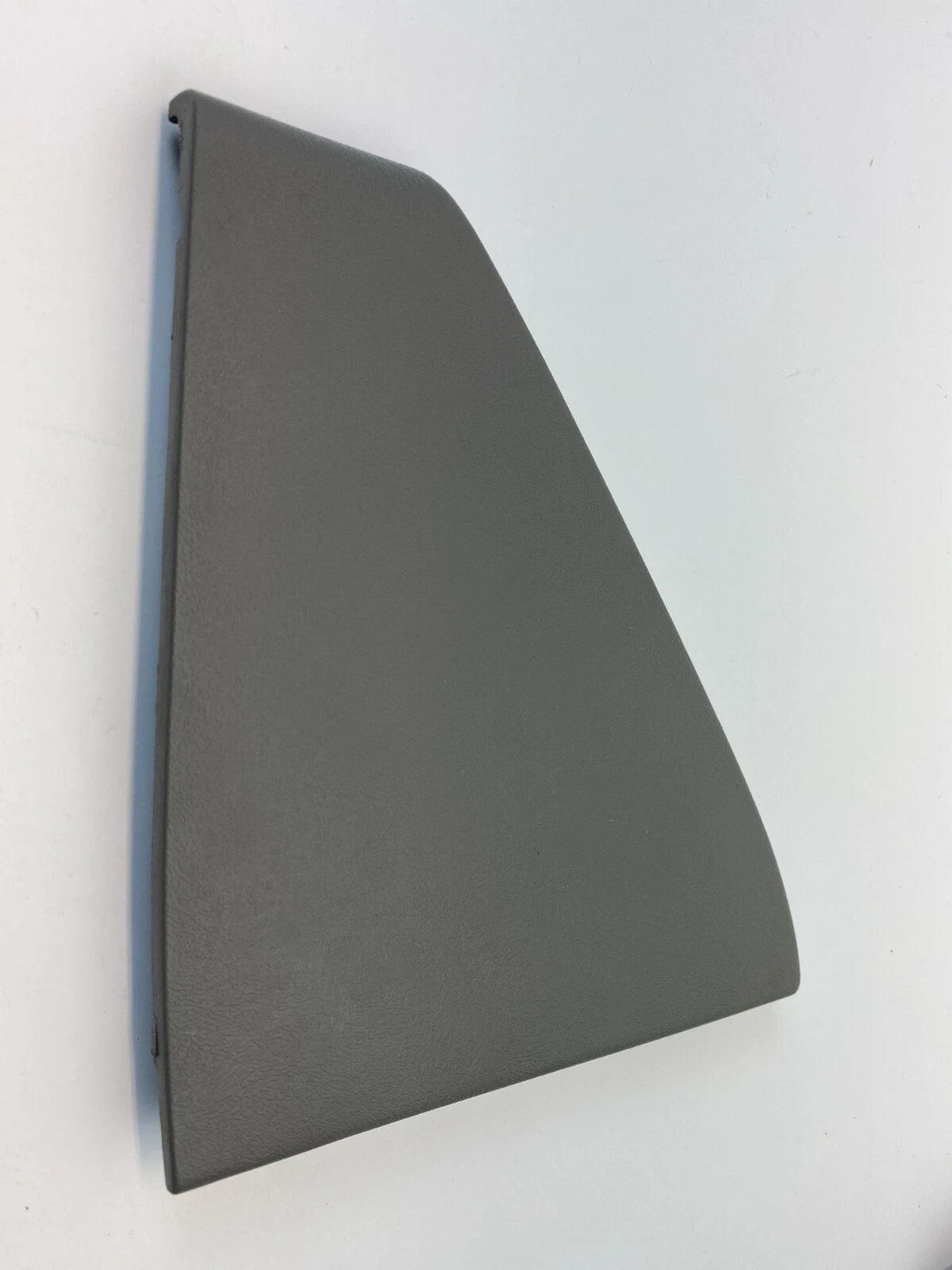 00-06 CHEVROLET TAHOE FRONT RIGHT PASSENGER SIDE DASH END COVER TRIM 15761835