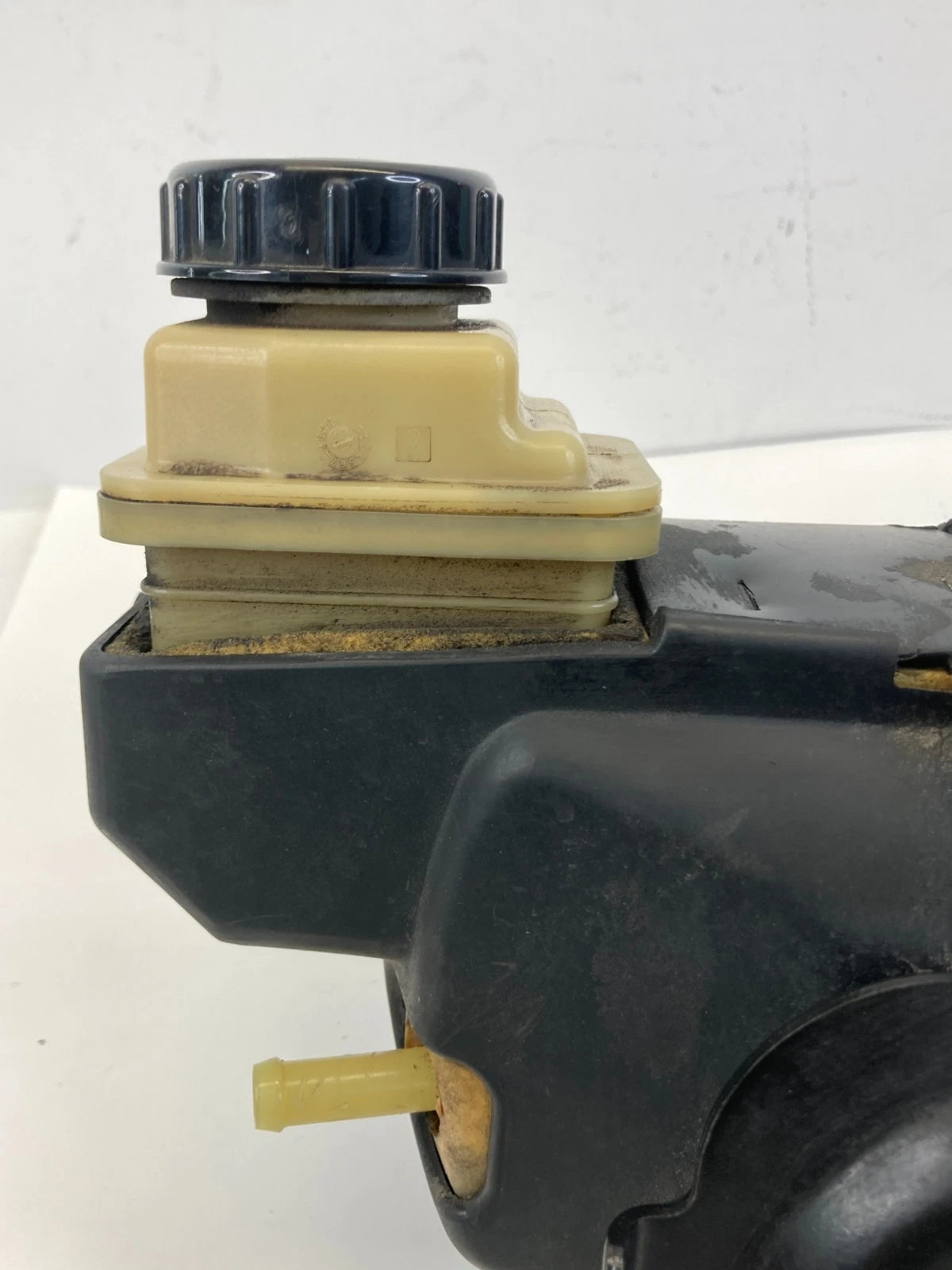 2013-2016 Nissan Pathfinder Electric Power Steering Pump Assembly 491103KEDD