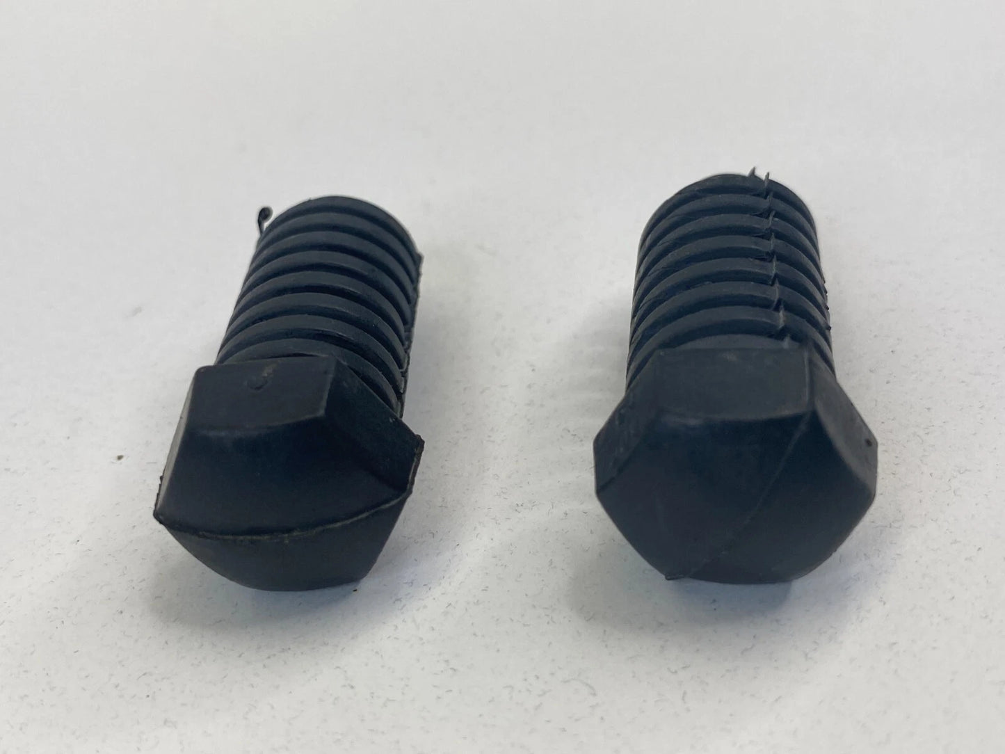 06-16 CHEVY IMPALA 05-13 CORVETTE DECK LID TRUNK RUBBER BUMPER STOPPER PAIR SET