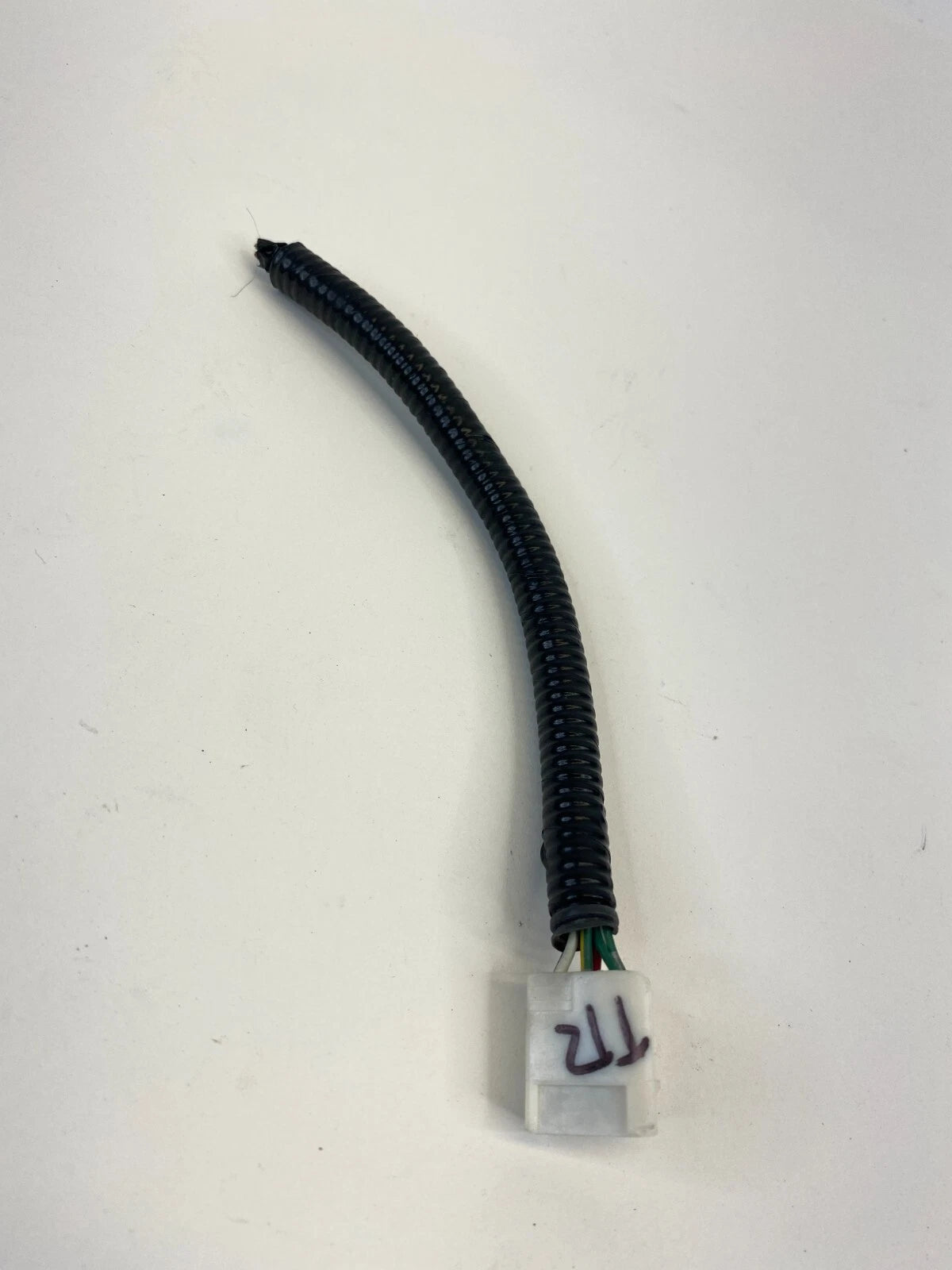 2003-2005 TOYOTA CELICA REAR RIGHT SIDE TAIL LIGHT CONNECTOR HARNESS CABLE WIRE