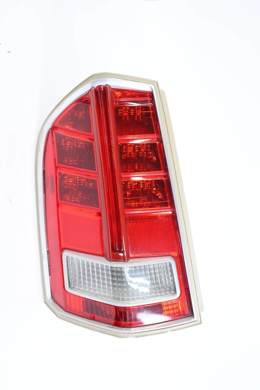 2011-2014 CHRYSLER 300 REAR LEFT DRIVER TAILLIGHT TAIL LAMP LED 68042171AE OEM
