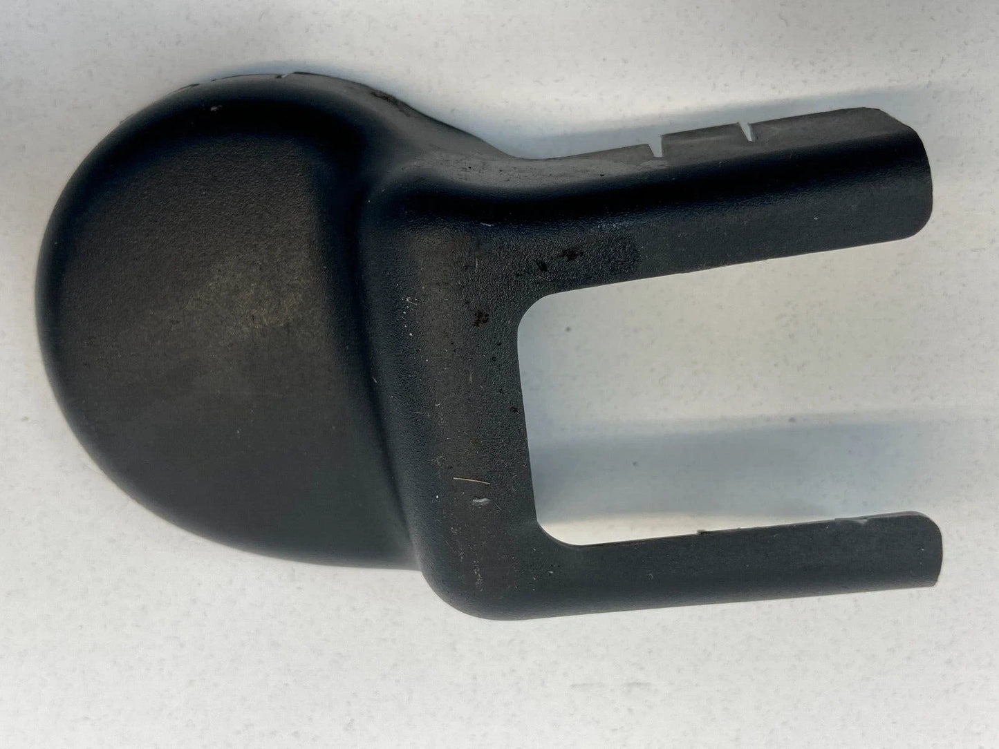 2011-2016 HYUNDAI ELANTRA FRONT RIGHT SIDE TRACK END COVER TRIM 88565-3X000 OEM