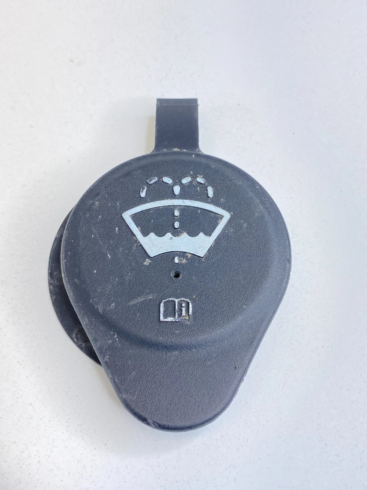 1997-2005 BUICK CENTURY WINDSHIELD WASHER FLUID RESERVOIR CAP LID COVER OEM