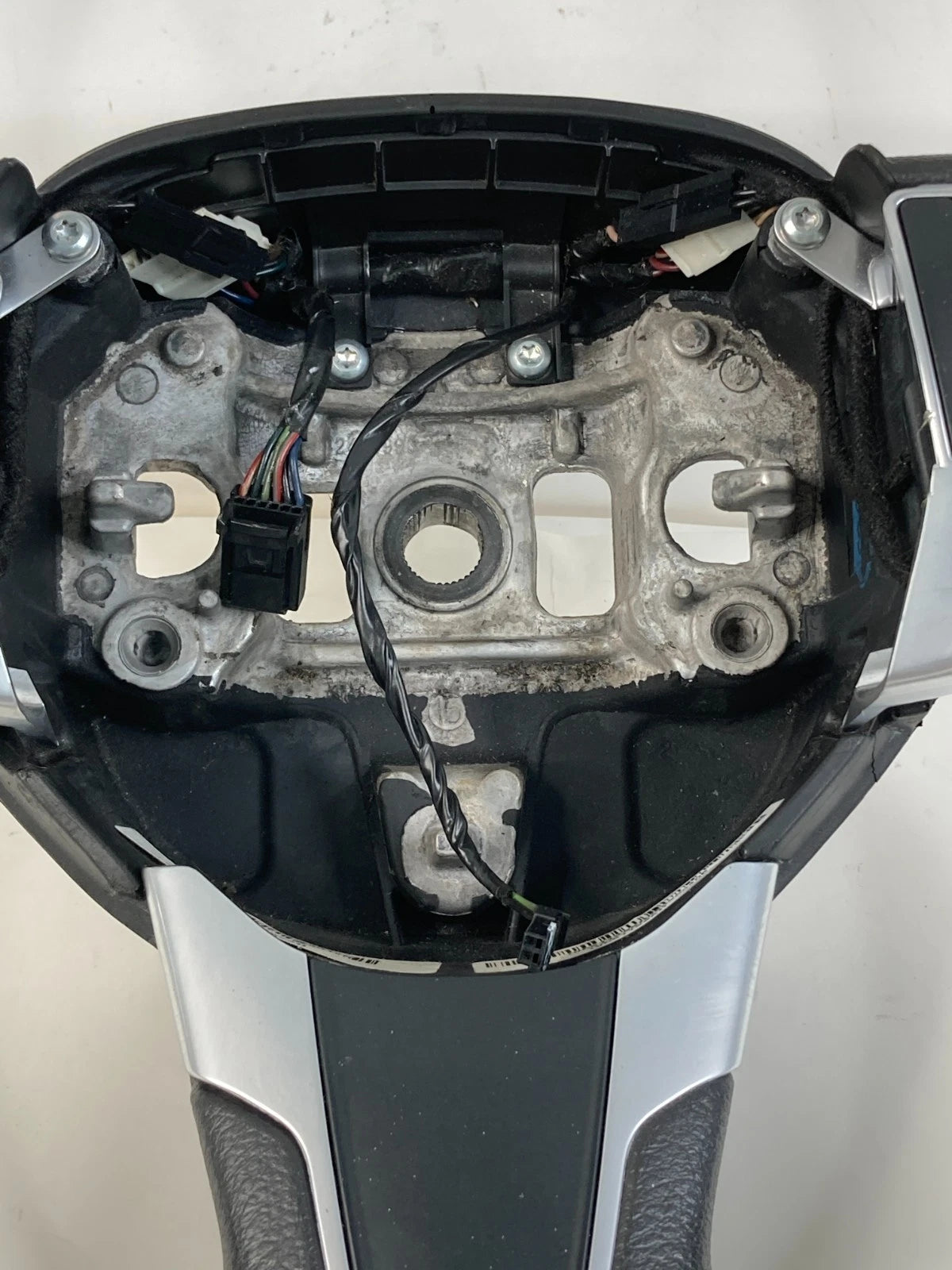 2015-2017 CHRYSLER 200 DRIVER STEERING WHEEL W/CRUISE & AUIDO CONTROL SWITCH OEM