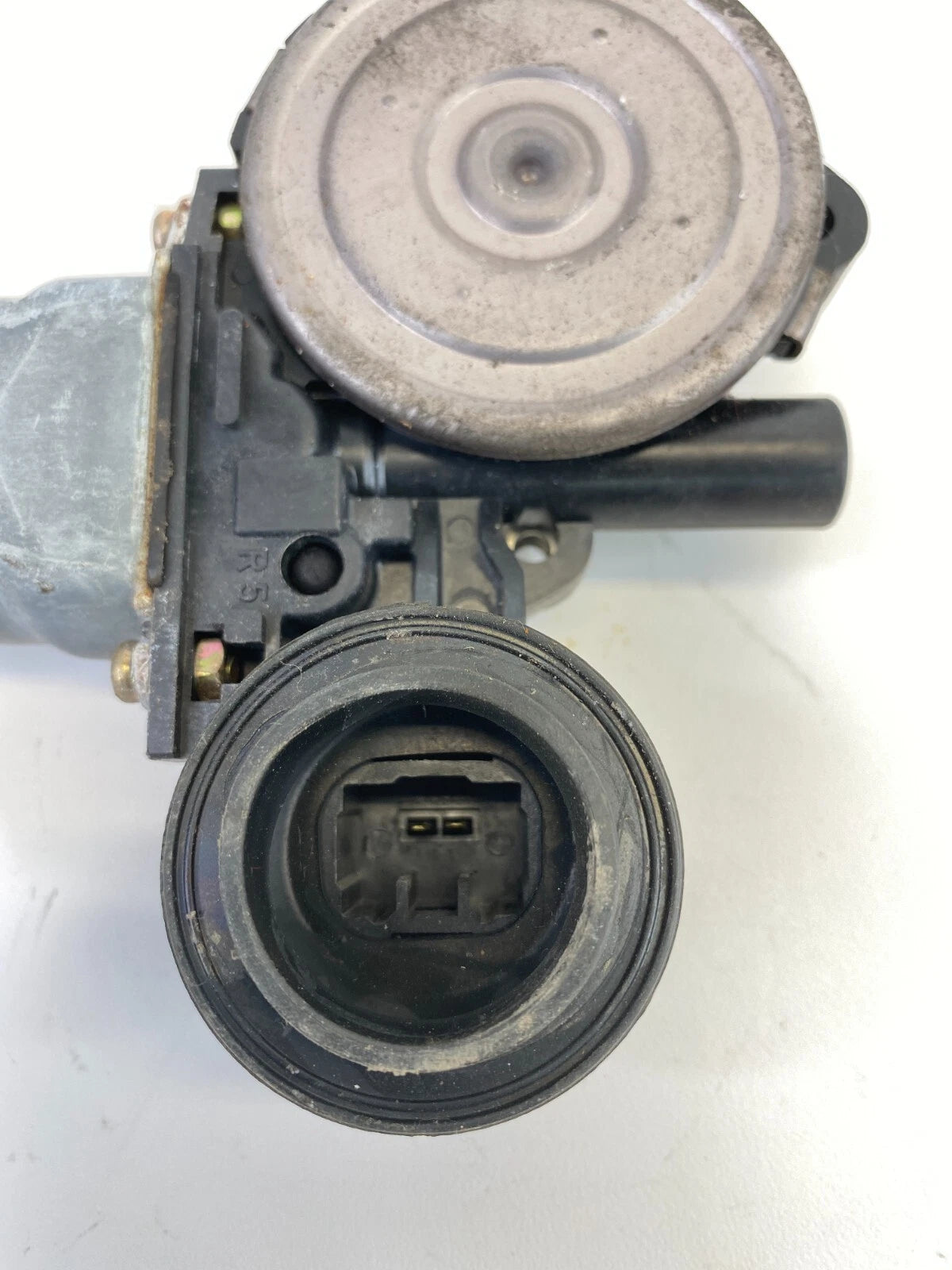 2002-2006 TOYOTA CAMRY FRONT RIGHT PASSENGER SIDE DOOR WINDOW MOTOR 85710-AA050