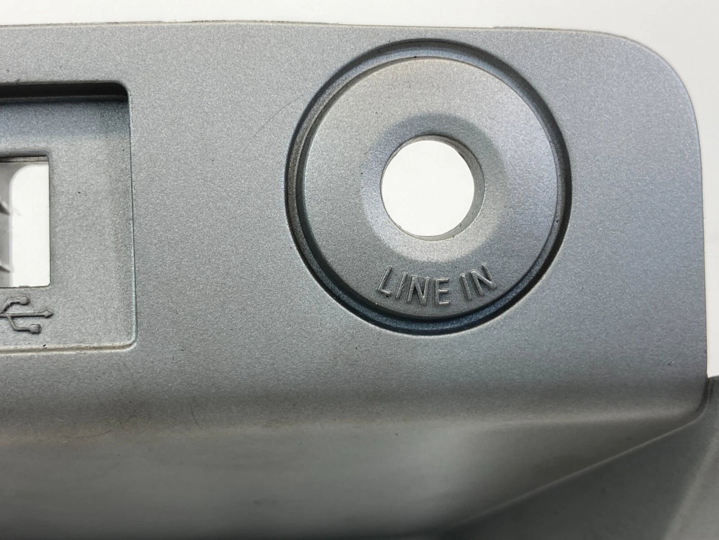 2008-2012 FORD ESCAPE CENTER DASH POWER OUTLET PANEL COVER TRIM 9L84-7804608 OEM