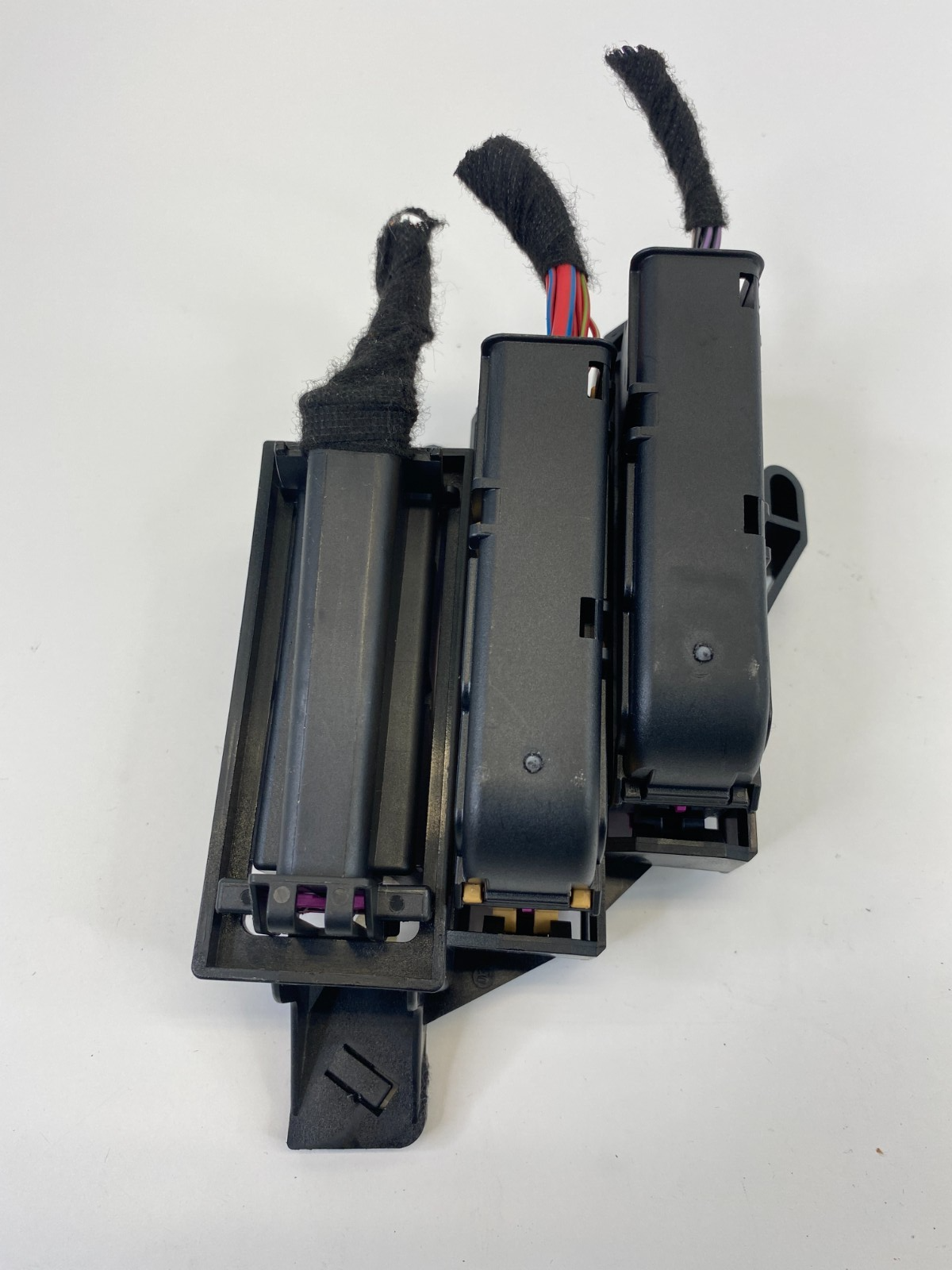 2013-2016 Audi A4 2.0L AT Interior Dash Fuse Relay Box FuseBox 8K0937501 OEM