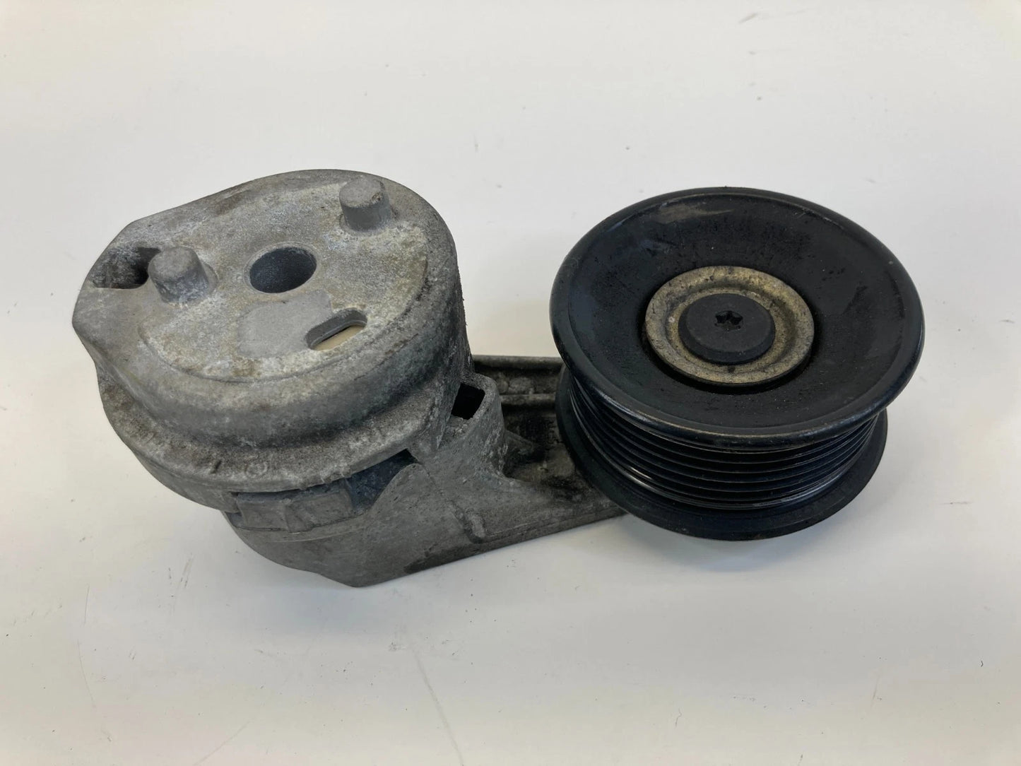 09 JAGUAR XF 4.2L V8 ENGINE DRIVE SERPENTINE BELT TENSIONER PULLEY NCC7739AC OEM