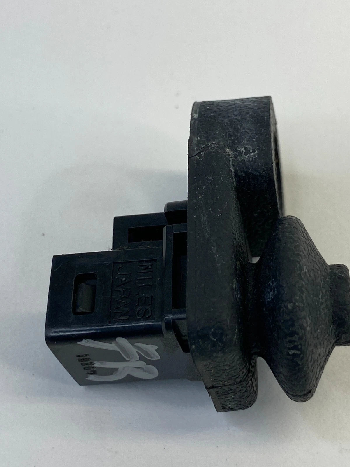 08-13 INFINITI G37 SEDAN FRONT RIGHT SIDE DOOR AJAR JAMB LIGHT LAMP SWITCH OEM