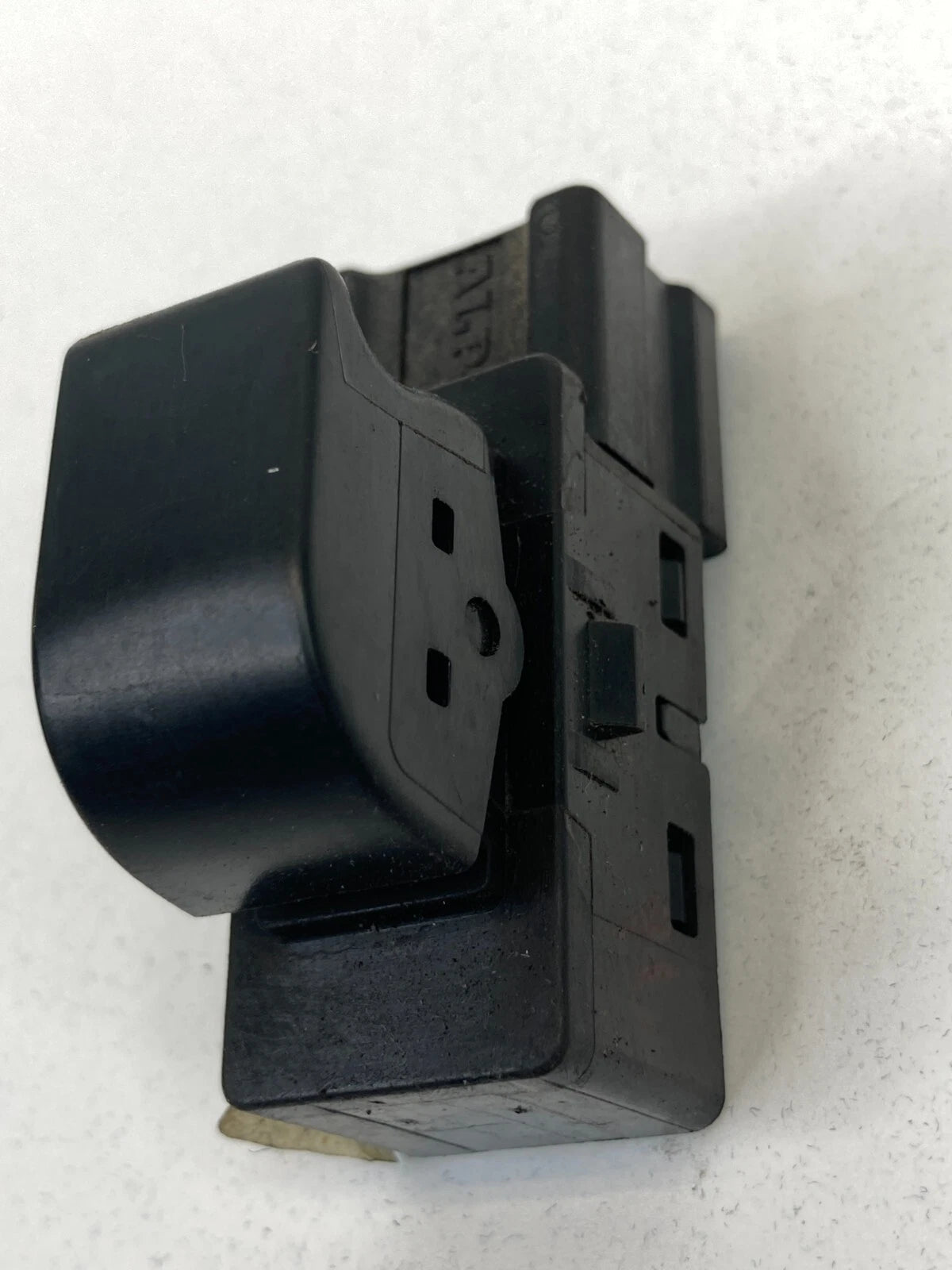 1998-2001 NISSAN ALTIMA REAR LEFT BACK DOOR WINDOW BUTTON SWITCH 25411-9E000 OEM