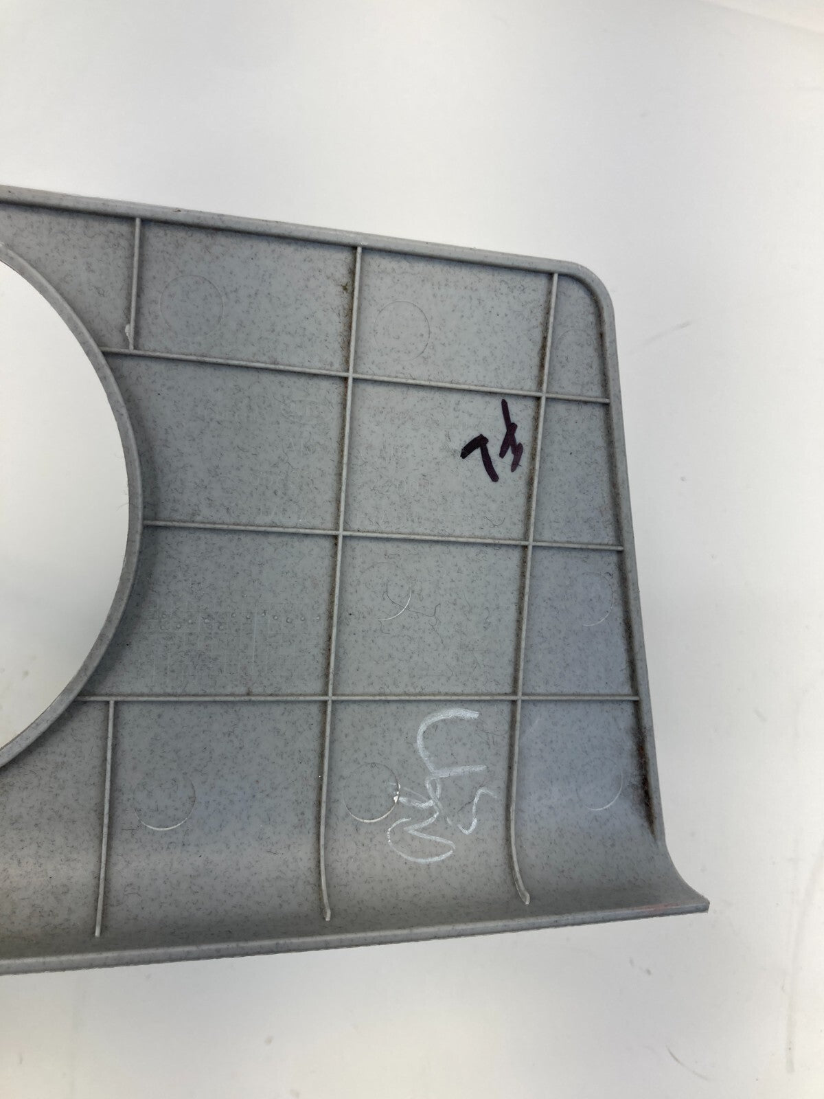 2013-2018 Hyundai Santa Fe Sport Left Side B-pillar Seat Belt Adjuter Cover OEM