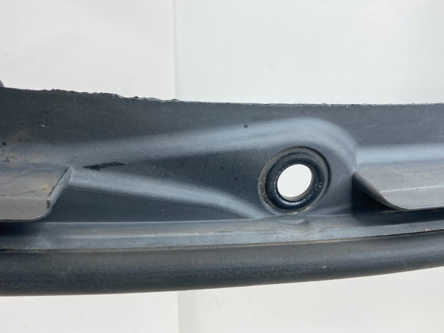 1999 2000 BMW 323i Front Lower Windshield Cowl Panel Cover Top Trim 8-208-483