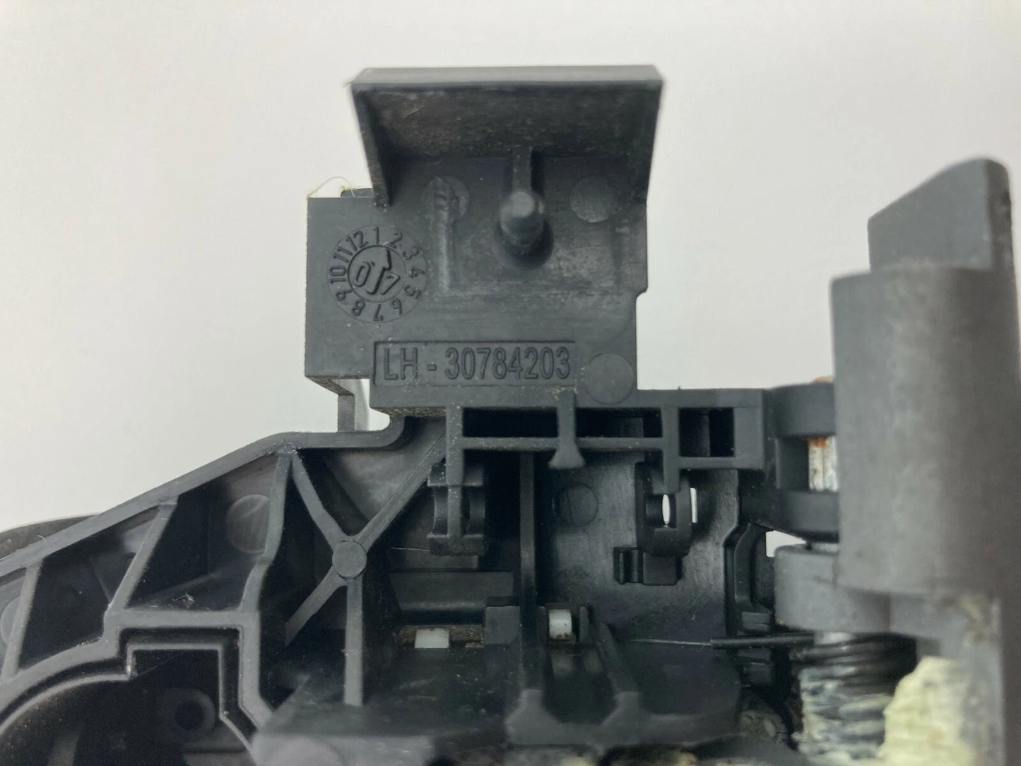 04-11 VOLVO S40 05-11 V50 FRONT RIGHT PASSENGER SIDE EXTERIOR DOOR HANDLE OEM