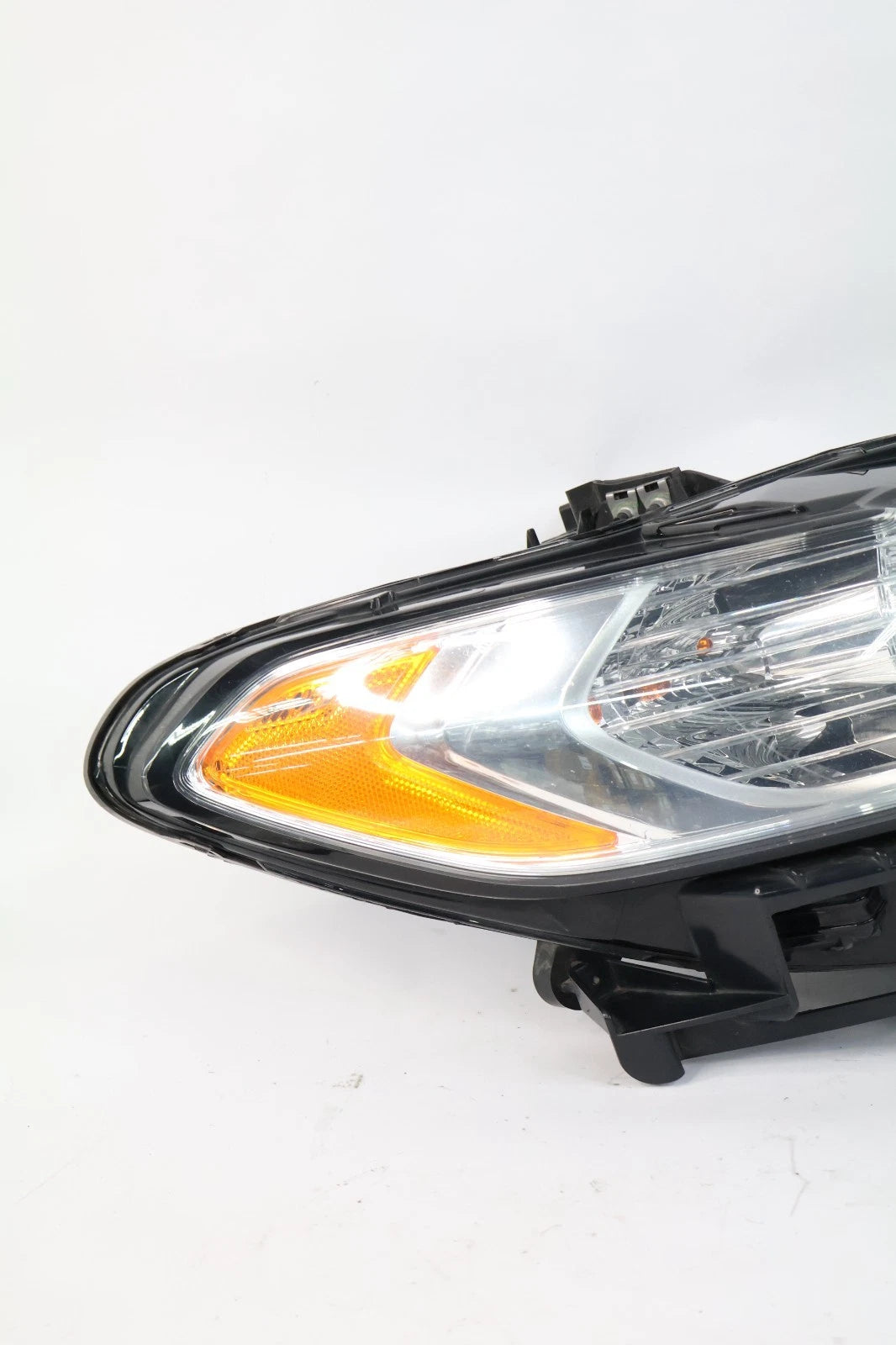 2013-2016 FORD FUSION FRONT RIGHT PASSENGER HEADLIGHT HEADLAMP HALOGEN OEM