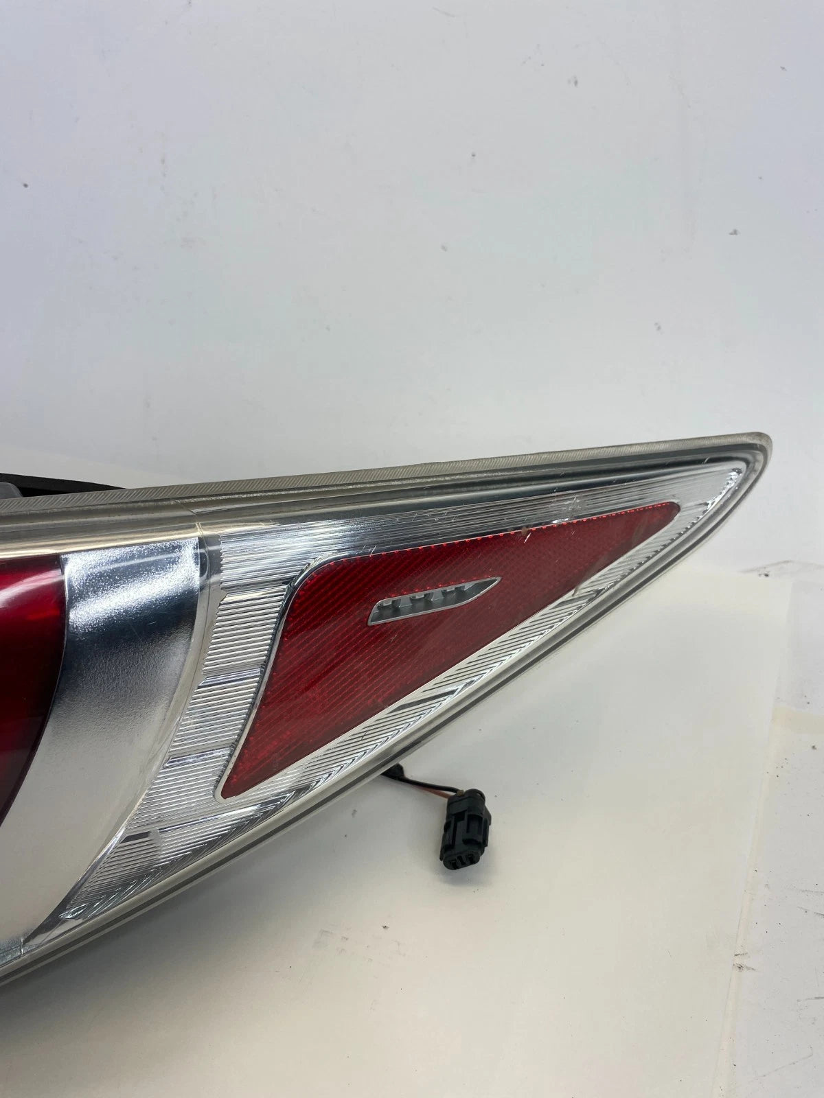 2011-2015 HYUNDAI SONATA RIGHT SIDE TAILLIGHT TAIL LIGHT LAMP OUTER QUARTER OEM