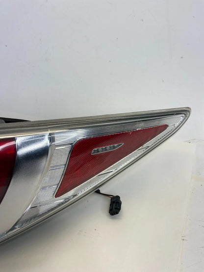 2011-2015 HYUNDAI SONATA RIGHT SIDE TAILLIGHT TAIL LIGHT LAMP OUTER QUARTER OEM