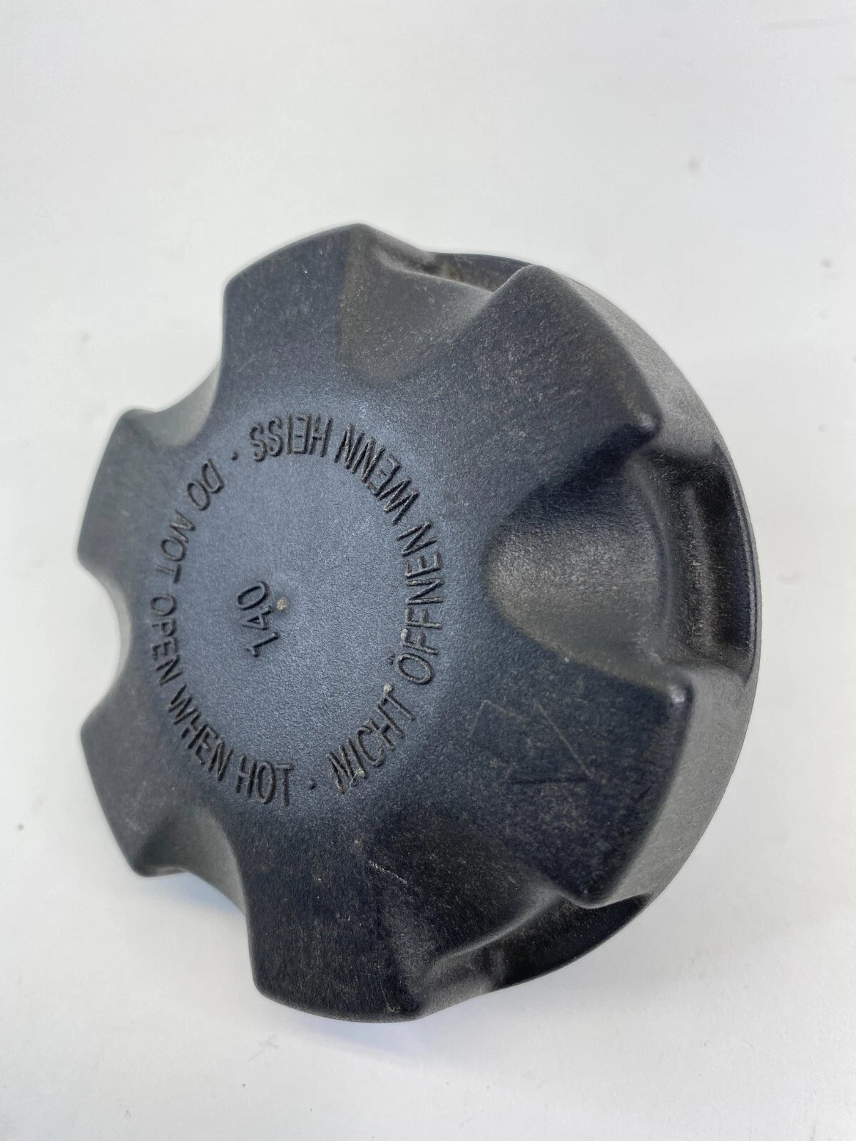 2006 2017-2018 BMW 330I RADIATOR COOLANT EXPANSION TANK CAP LID COVER OEM