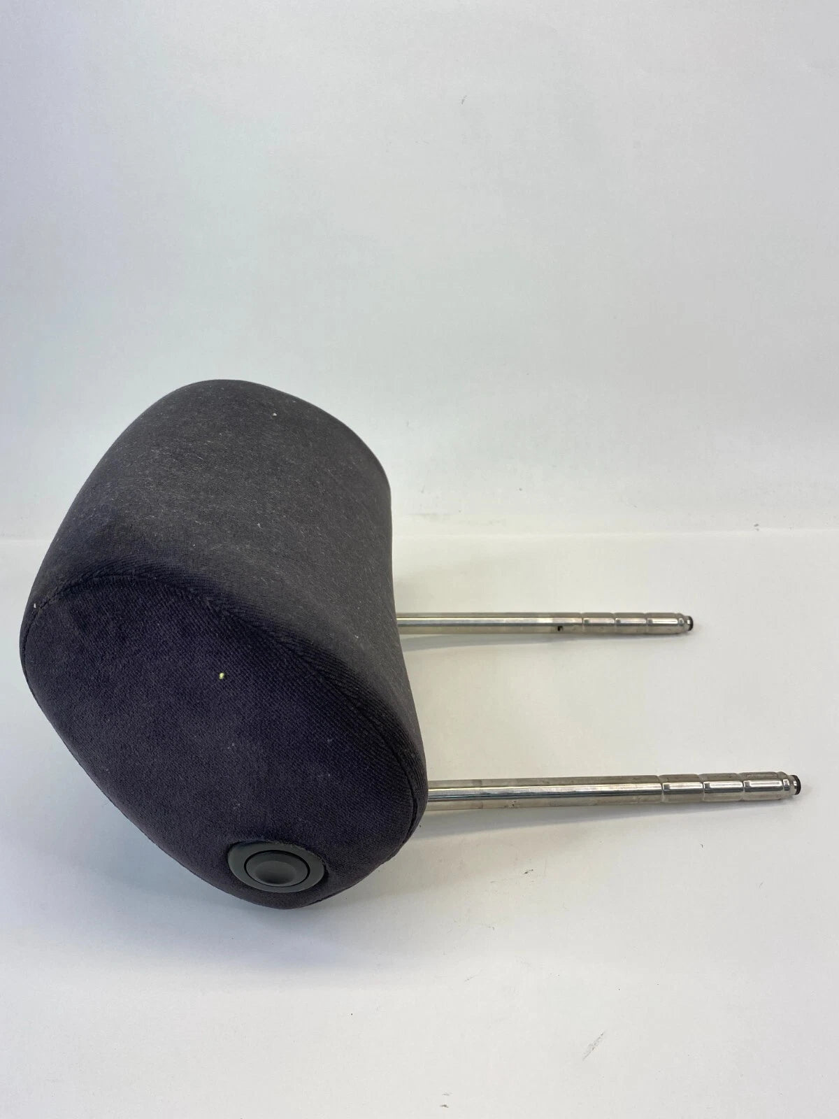 2001-2003 VOLKSWAGEN PASSAT WAGON FRONT RIGHT PASSENGER SEAT HEADREST HEAD REST