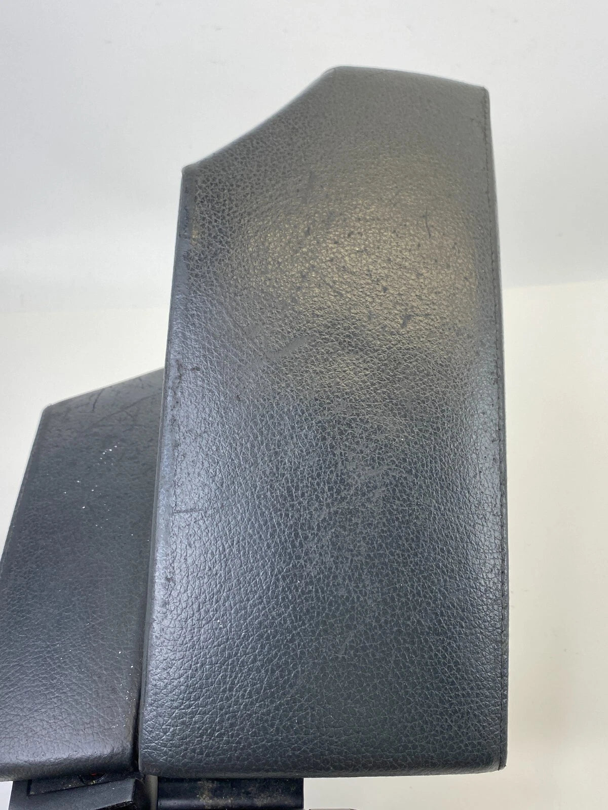 2009 2010 BMW 530I FRONT CENTER CONSOLE ARMREST LID ASSEMBLY 51169144941 OEM