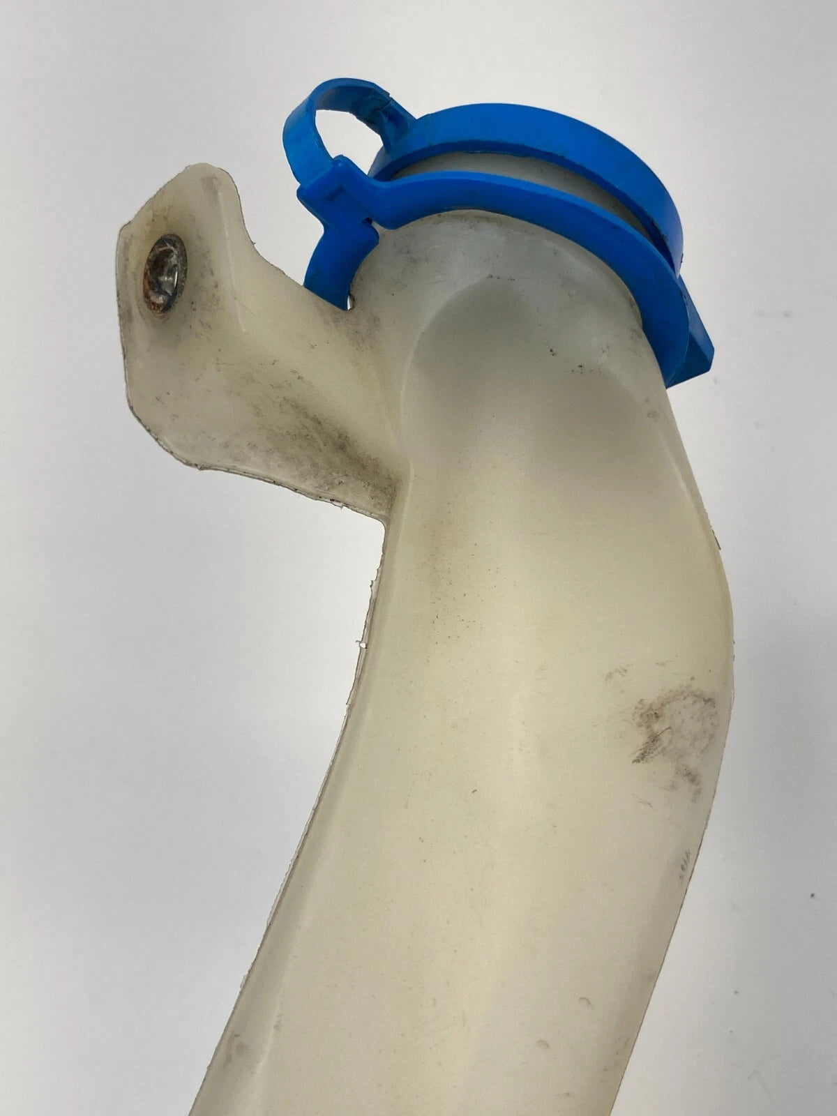 2006 2007 MERCEDES-BENZ ML500 WIPER FLUID TANK FILLER TUBE DUCT W/ CAP OEM