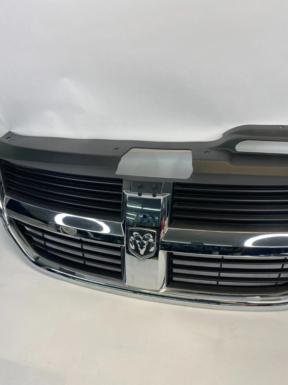 2009 2010 DODGE JOURNEY FRONT BUMPER UPPER GRILL GRILLE W EMBLEM 05178281AC OEM