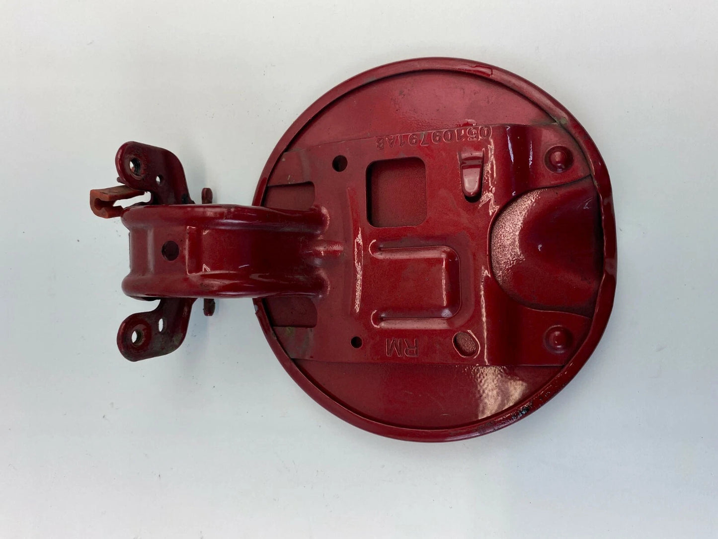 09-14 VW VOLKSWAGEN ROUTAN FUEL FILLER DOOR GAS TANK LID COVER PRH INFERNO RED