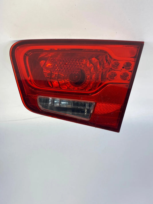 2010-2013 KIA FORTE SEDAN REAR RIGHT INNER TAILLIGHT TRUNK LID MOUNTED LAMP OEM